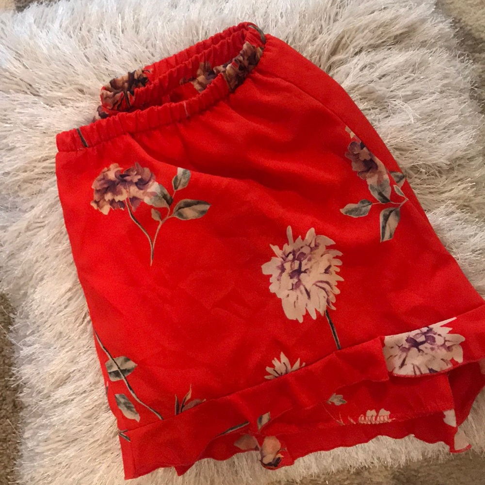 FLOWY SHORTS